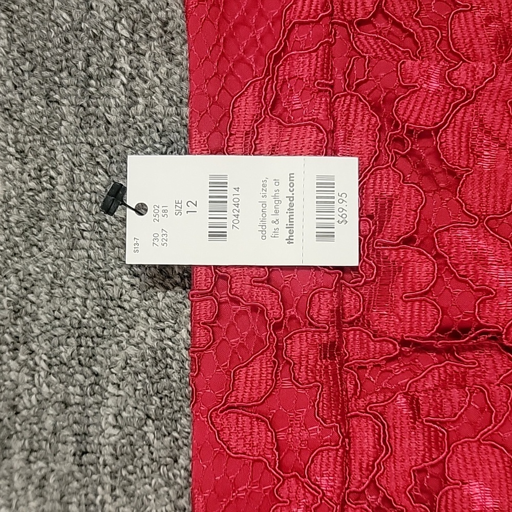 Red lace pencil skirt, size 12 - Picture 3 of 3